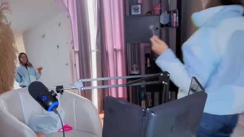 Snapshot of nickywindsor chatting on 2, 2, 2026 Nicky online show from 2, 2, 2026