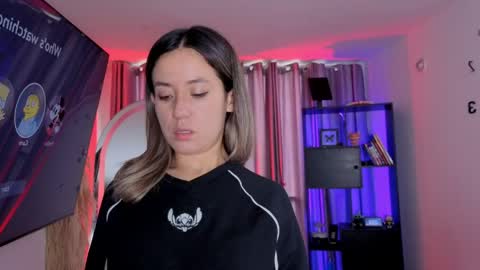 Snapshot of nickywindsor chatting on 4, 4, 2026 Nicky online show from 4, 4, 2026