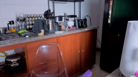 Snapshot of nickywindsor chatting on 8, 4, 2026 Nicky online show from 8, 4, 2026