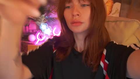 Nicol Moonn online show from 3, 2, 2026