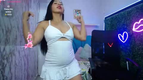 nicol_ross19 online show from 28, 5, 2026