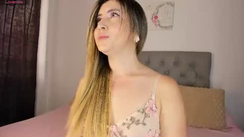 Snapshot of nicol_swift_ chatting on 10, 6, 2026 Nicol online show from 10, 6, 2026