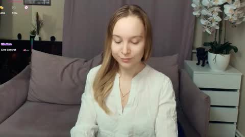 Nicoletta online show from 15, 1, 2026