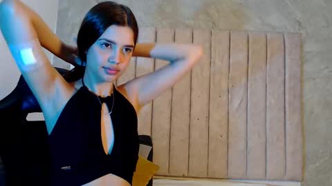 nicole_and_thiago online show from 14, 2, 2025