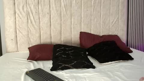 nicole_and_thiago online show from 21, 9, 2025