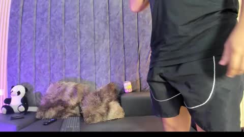 nicole_and_thiago online show from 2, 10, 2025