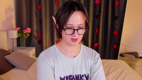 Nicole online show from 11, 2, 2025