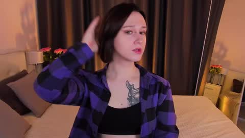Nicole online show from 4, 3, 2025