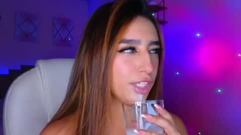 Nicole online show from 23, 7, 2026
