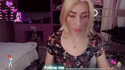 Snapshot of nicole_g0ld_ chatting on 19, 7, 2026 Nicole online show from 19, 7, 2026