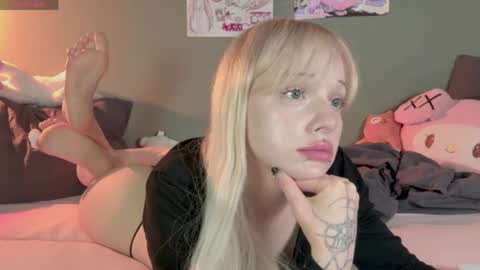 Snapshot of nicole_yo chatting on 15, 5, 2026 Mary online show from 15, 5, 2026