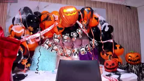 Snapshot of nicolee19_ chatting on 1, 11, 2025 nicolee19_ online show from 1, 11, 2025