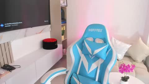 Nicolle online show from 24, 5, 2026