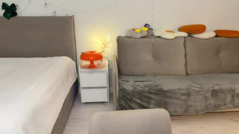 nicolekira online show from 25, 5, 2026