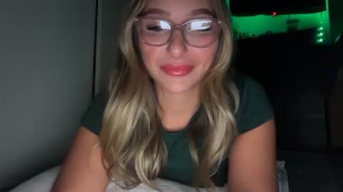 Snapshot of nicolelovesyou444 chatting on 7, 8, 2026 nicolelovesyou444 online show from 7, 8, 2026