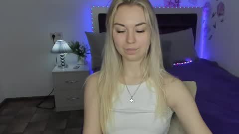 Snapshot of nicolestunning chatting on 13, 5, 2026 NicoleStunning online show from 13, 5, 2026