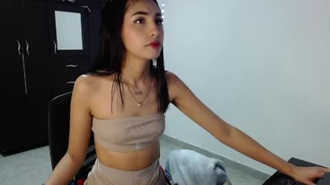 Nicole online show from 15, 4, 2026