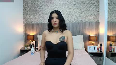 Nicolle Alvarez online show from 5, 4, 2026