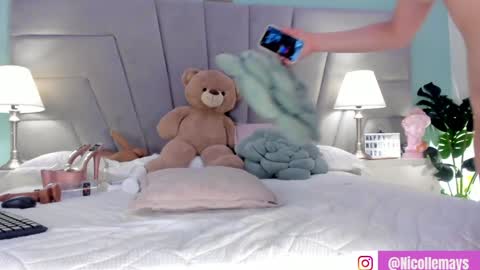 Nicolle Mays online show from 8, 2, 2025