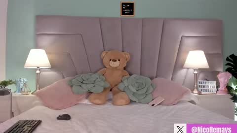 Nicolle Mays online show from 10, 2, 2025