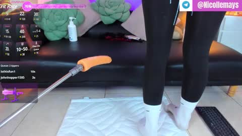 Nicolle Mays online show from 20, 2, 2025