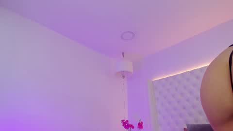 Snapshot of nicolle_sanchezz chatting on 25, 6, 2026 online show from 25, 6, 2026