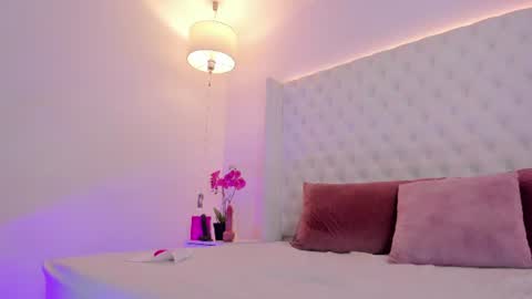 Snapshot of nicolle_sanchezz chatting on 30, 6, 2026 online show from 30, 6, 2026