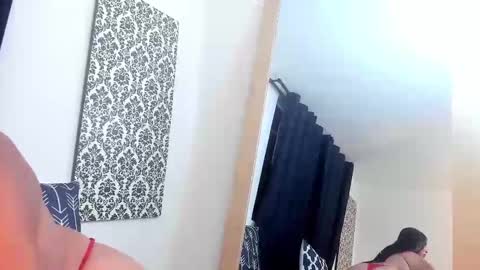 Nicolle Lima online show from 14, 2, 2025