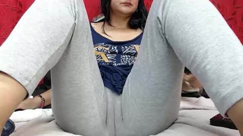 NICOLLE online show from 4, 4, 2026