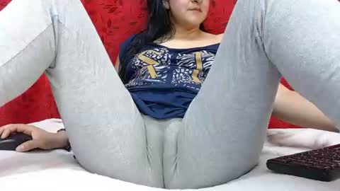 Snapshot of nicolleowens chatting on 8, 7, 2026 NICOLLE online show from 8, 7, 2026