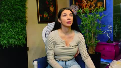 Nicolle online show from 23, 10, 2025
