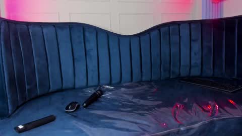 Snapshot of nicollette_miller chatting on 4, 3, 2025 Nicollette Miller online show from 4, 3, 2025