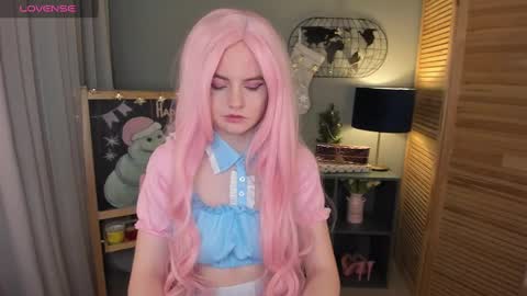 Snapshot of niiik_miiiki chatting on 28, 12, 2024 niiik_miiiki online show from 28, 12, 2024