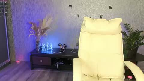 NikaStill  online show from 14, 2, 2026