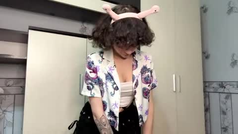 Hello there im Nika Im new here Lets have fun online show from 31, 5, 2026