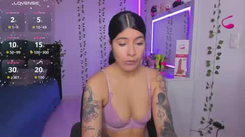 Snapshot of nikibryce_ chatting on 17, 6, 2026 Niki online show from 17, 6, 2026