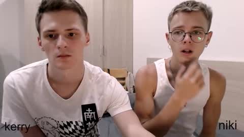 Snapshot of nikikerry_cum_ chatting on 19, 10, 2025 nikikerry_cum_ online show from 19, 10, 2025