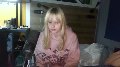 nikirinksss online show from 19, 4, 2026