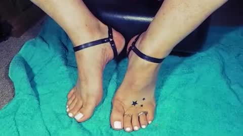 Snapshot of nikisissyfeet chatting on 19, 1, 2026 nikisissyfeet online show from 19, 1, 2026