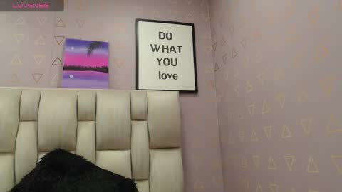 Snapshot of nikki_333 chatting on 5, 12, 2024 Nilly online show from 5, 12, 2024