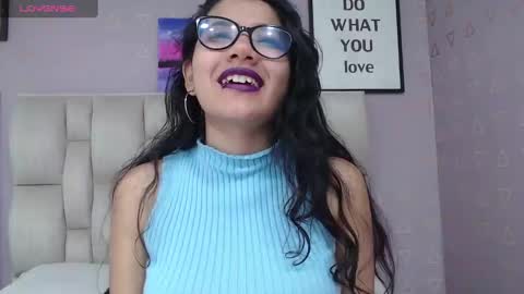 Snapshot of nikki_333 chatting on 11, 12, 2024 Nilly online show from 11, 12, 2024