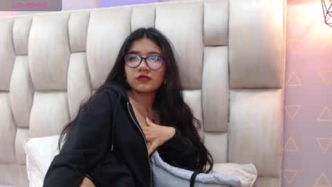 Snapshot of nikki_333 chatting on 17, 12, 2024 Nilly online show from 17, 12, 2024