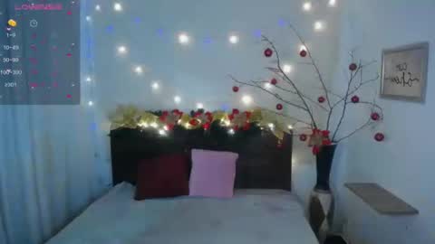 Snapshot of nikkiemilky chatting on 16, 12, 2024 NikkieMilky online show from 16, 12, 2024