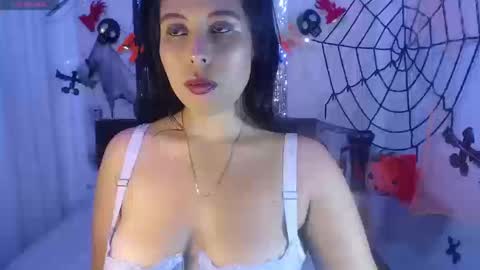 Snapshot of nikkiemilky chatting on 10, 10, 2025 NikkieMilky online show from 10, 10, 2025