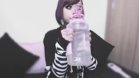 Nikki Ramone   online show from 11, 9, 2025