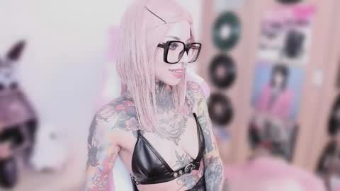 Nikki Ramone   online show from 16, 1, 2026