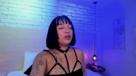 Nikky Dean online show from 12, 9, 2025