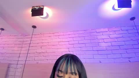 Nikky Dean online show from 25, 10, 2025