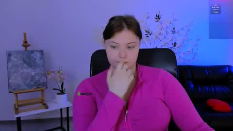 Snapshot of nikol_kitt chatting on 18, 7, 2026 Little Niko Help me reach my goals online show from 18, 7, 2026