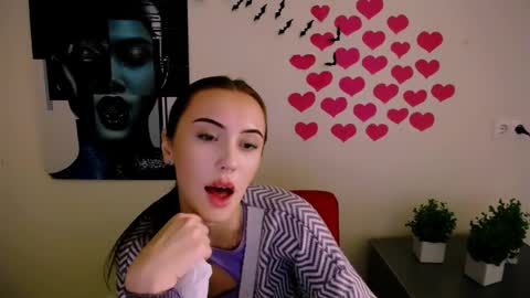 nikonara_ online show from 4, 12, 2024